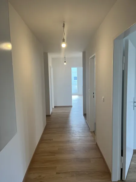 Sanierte 3-Zimmerwohnung mit Balkon in den Ortler Gärten — photo 1